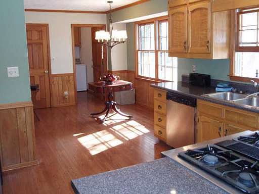 4th image of 2758 Lake Capri Dr