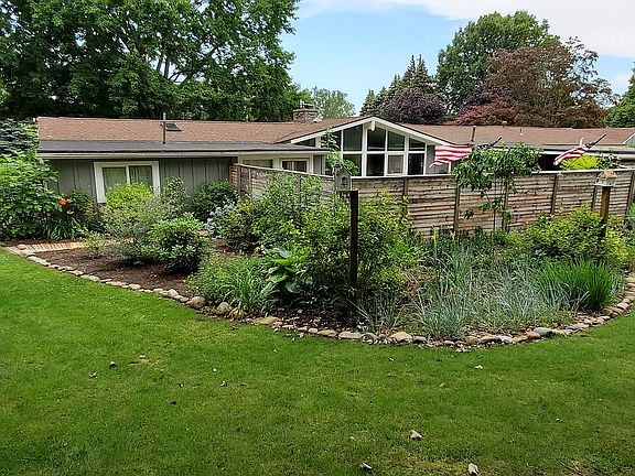 5th image of 5703 Brewster Ln