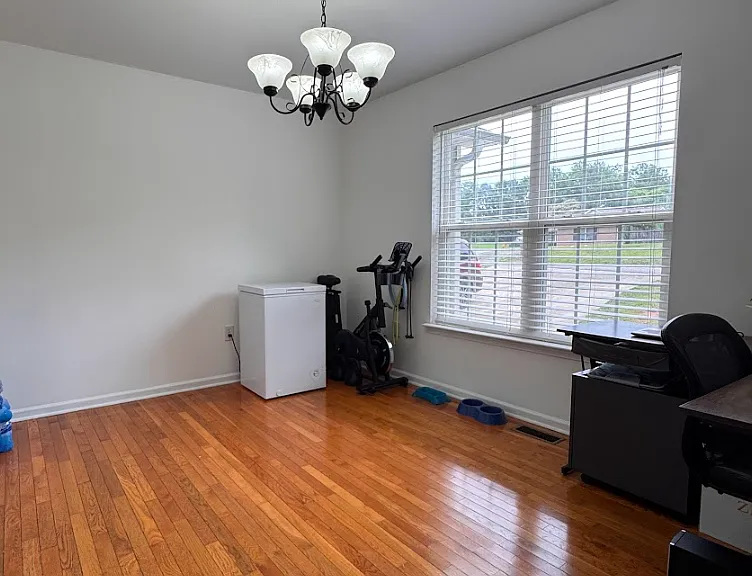 134 Lacey Ln — Photo 4