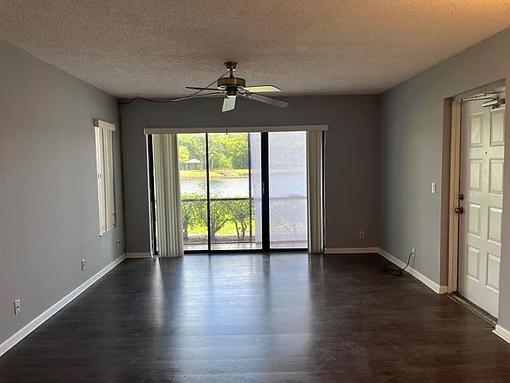 3rd image of 1003 Green Pine Blvd APT F1