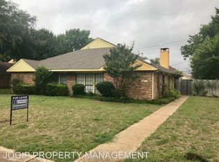 4811 Berridge Ln, Dallas, TX 75227