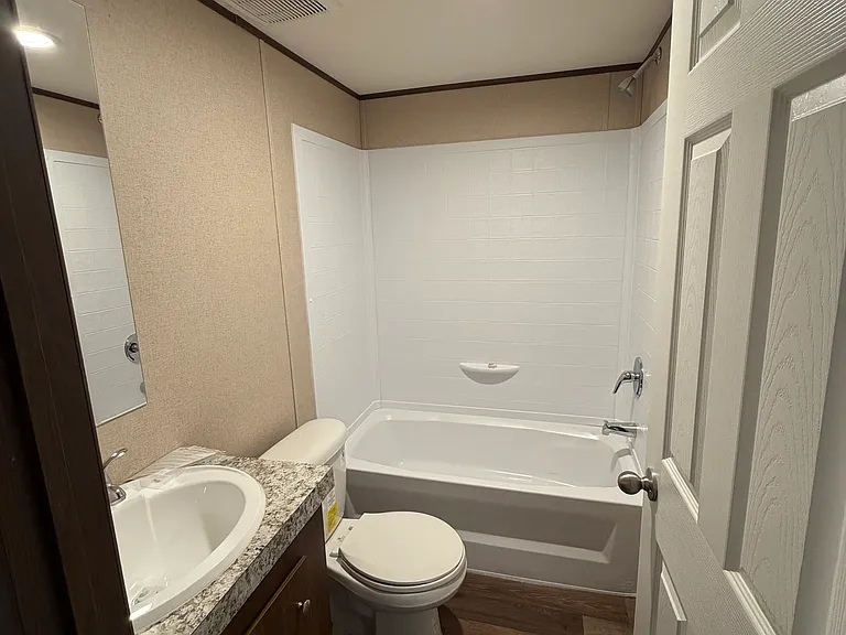 120 Linda Ln — Photo 10