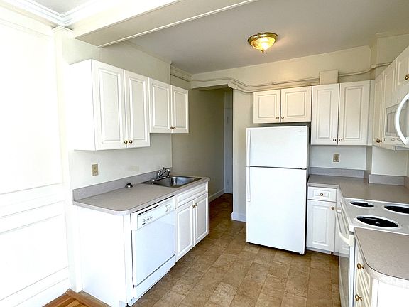 5th image of 1258 Beacon St #315