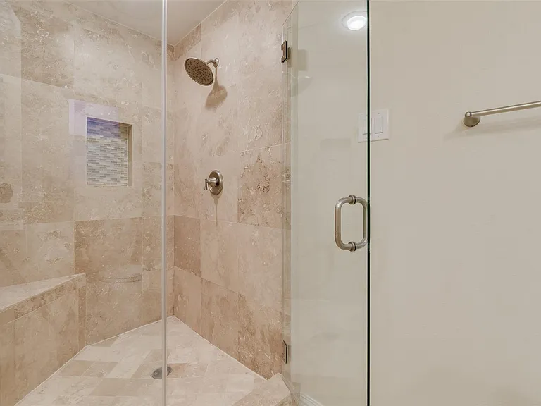 15203 Camelback Ct — Photo 20