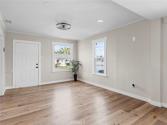 3rd image of 3875 Everest Ave