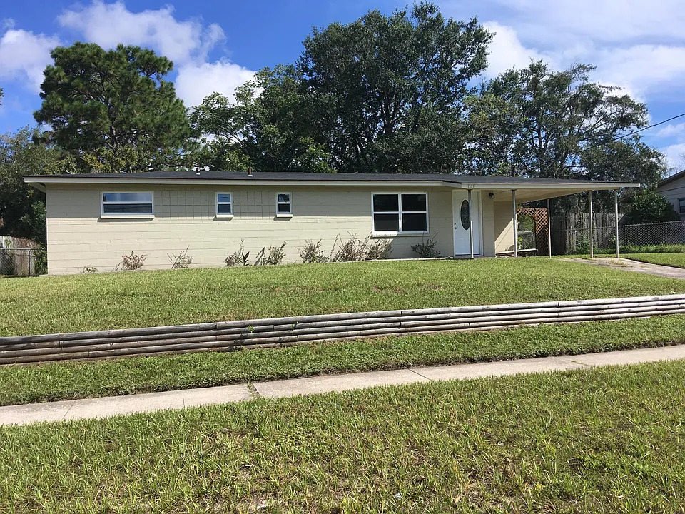 123 Meadowbrook Dr