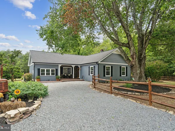 1218 White Oak Rd, Fredericksburg, VA 22405