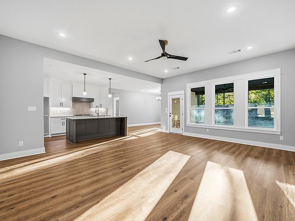 5th image of 121 Ridgeway Pl