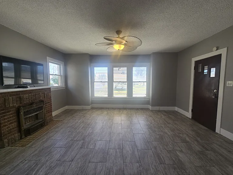 3828 Avenue S 1/2 — Photo 16