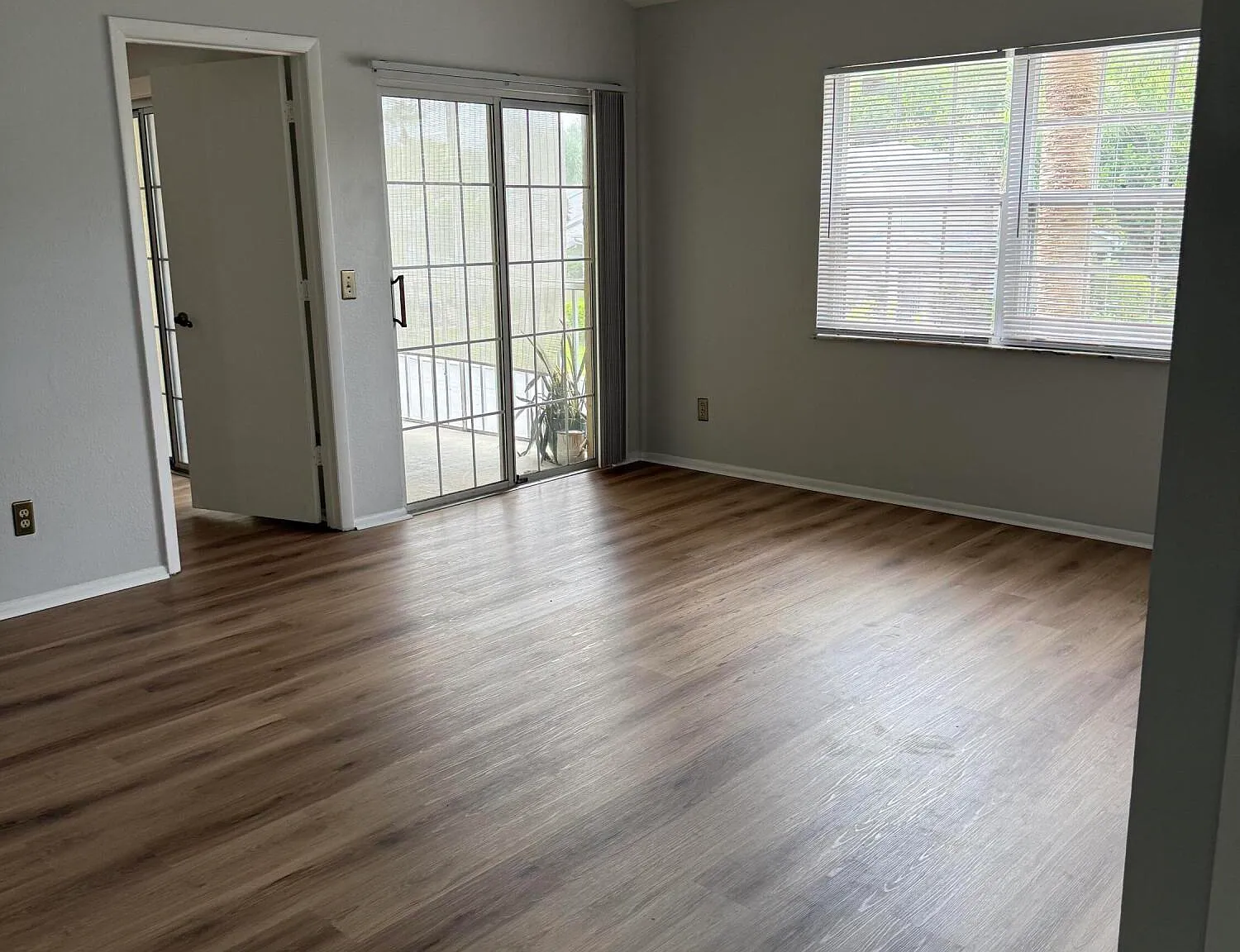 2 bed, 2.0 bath, 874 sqft, $1,650 — Photo 3