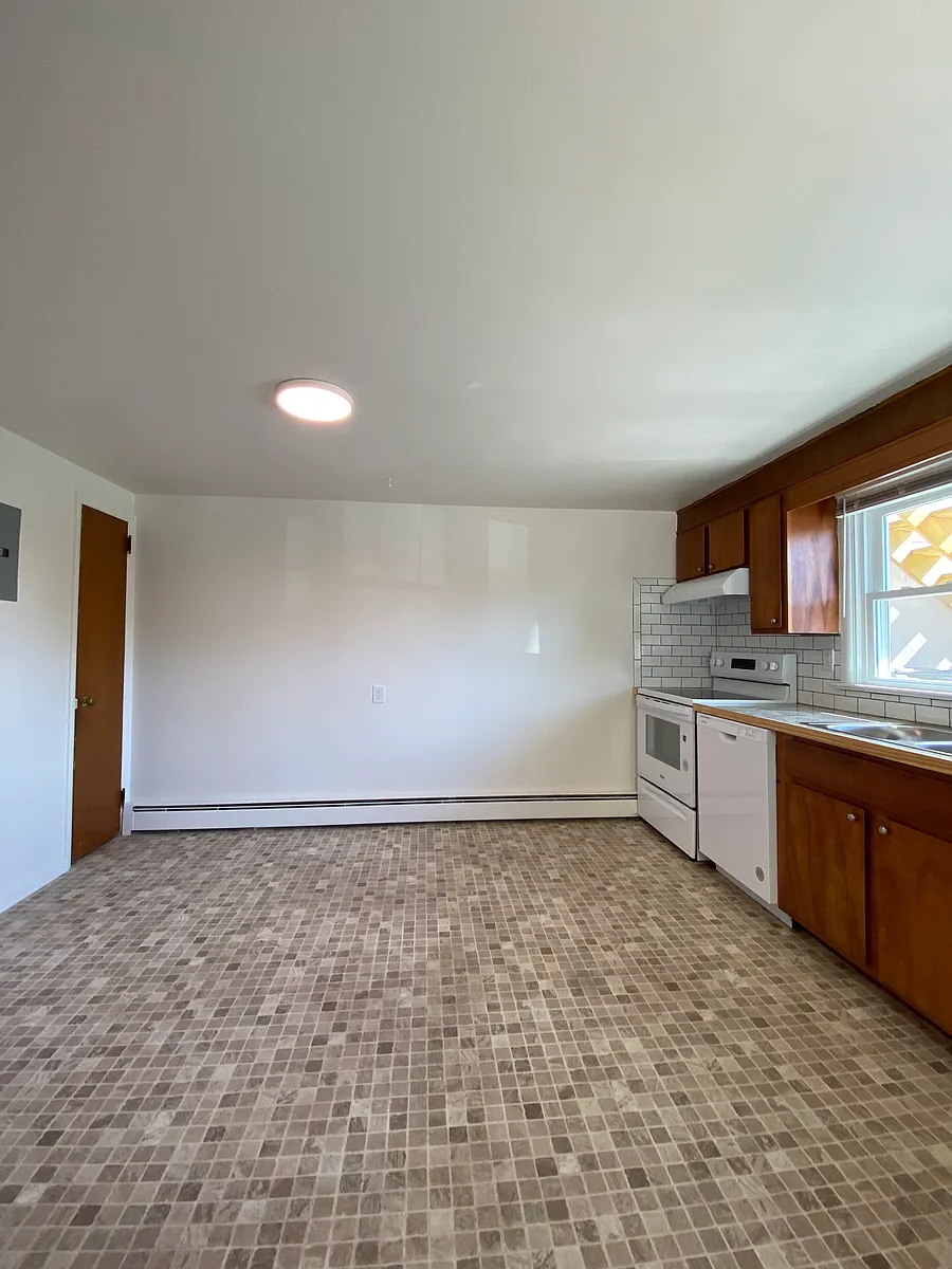 Building Photo - 2270 Manor Ridge Dr #B