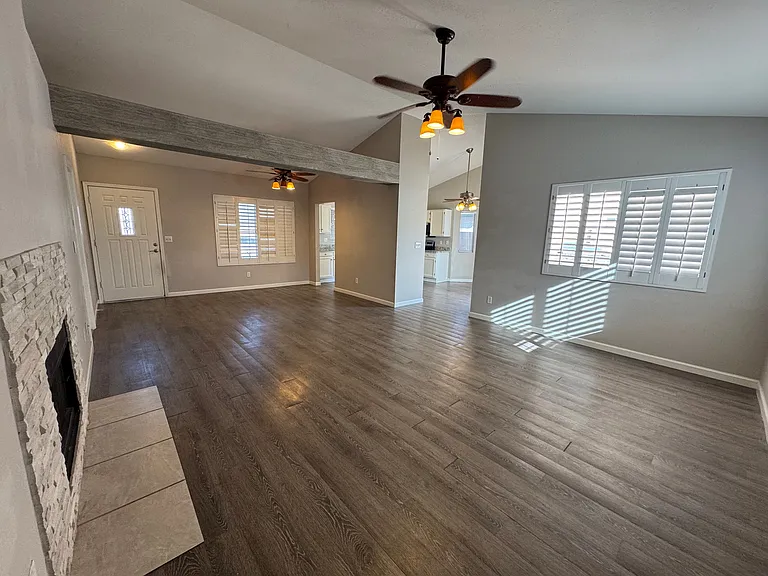 1107 W Piute Ave — Photo 9