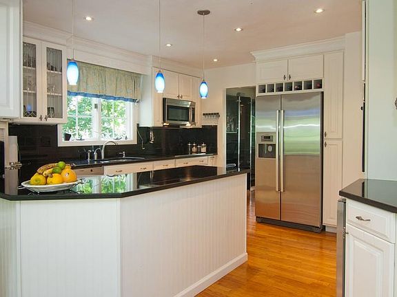 19 Ward Avenue - Kitchen