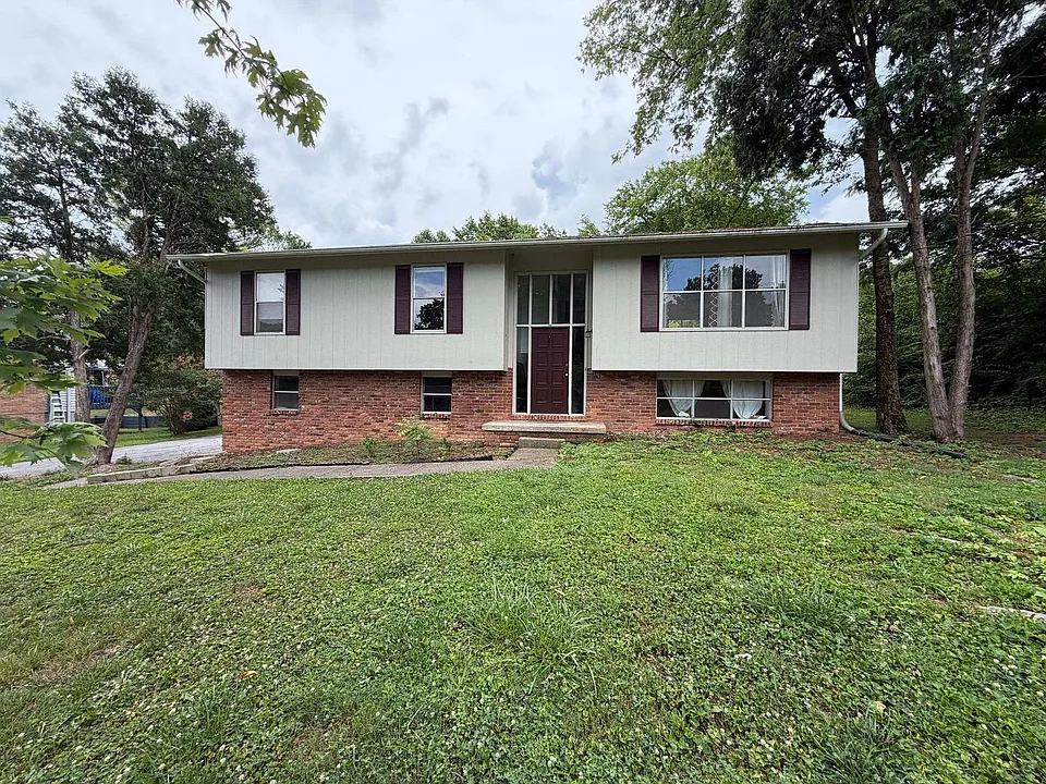 11518 Midhurst Dr