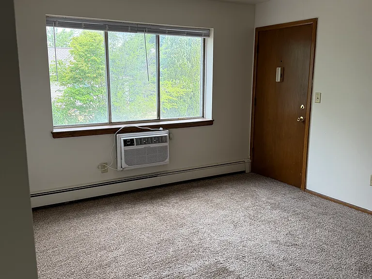 9204 W Lincoln Ave #4 — Photo 1