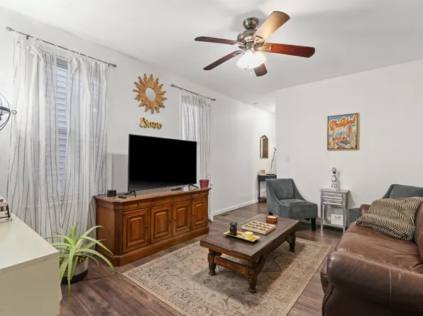 81 Humphrey Avenue image 13 of 37