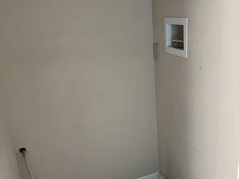 33 Vanderbilt Ave #13 — Photo 6