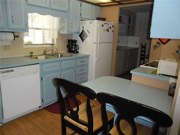 5th image of 64 Tanglewood Dr