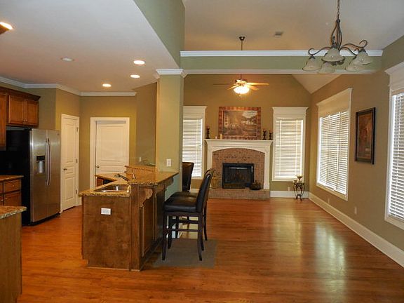 2nd image of 620 Teal Dr