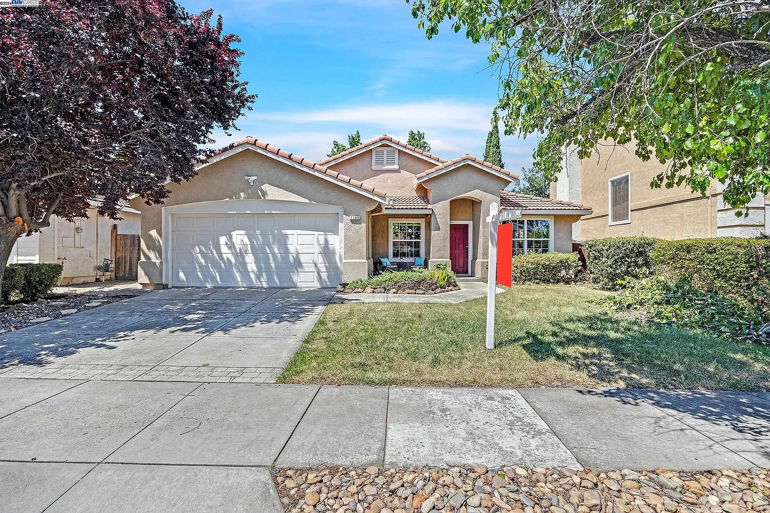 1189 Claremont Dr photo 1