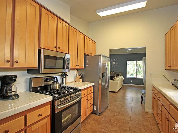 3rd image of 78835 Villeta Dr