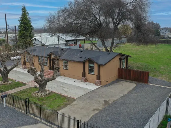 5242 Avenue C, Modesto, CA 95358