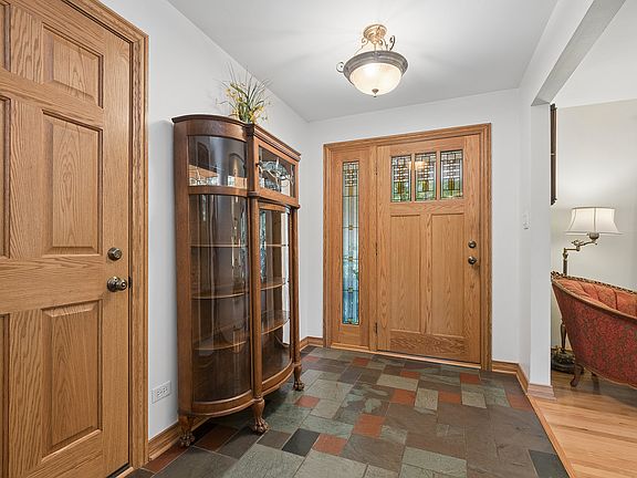 4th image of 7933 Glen Ln