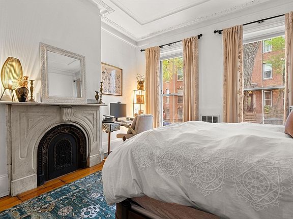4th image of 46 E Springfield St APT 2
