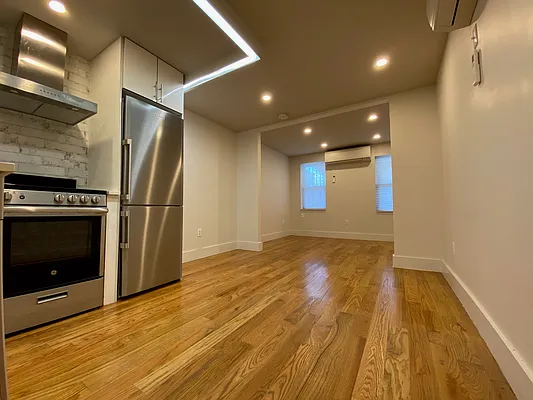 Rented by Nooklyn NYC LLC | media 21