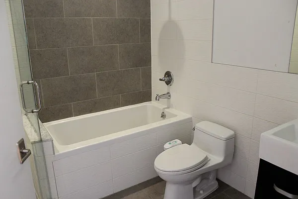 Rented by Premier Metro Realty Corp | media 40