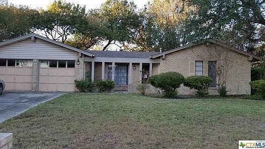 2nd image of 1704 Willow Ln