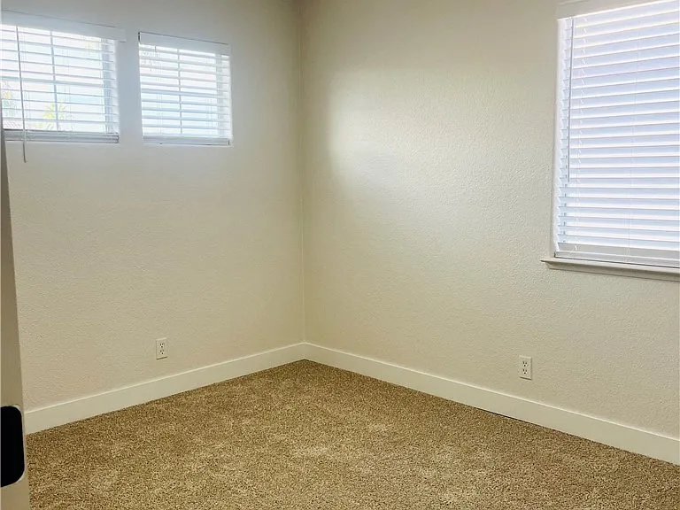 7837 Millhopper Ave — Photo 24