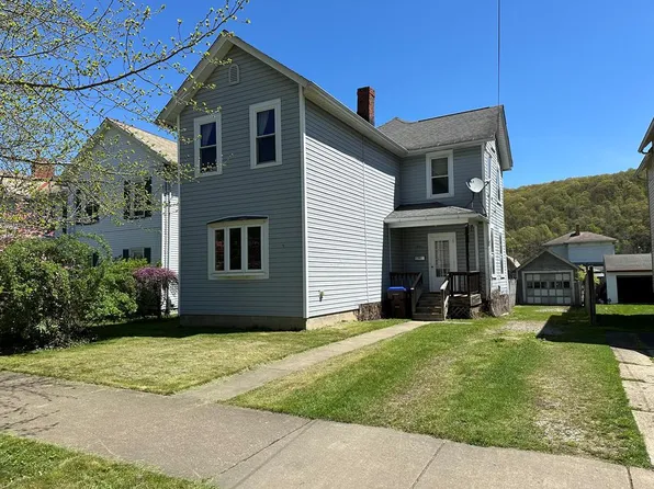 530 Liberty St, Franklin, PA 16323