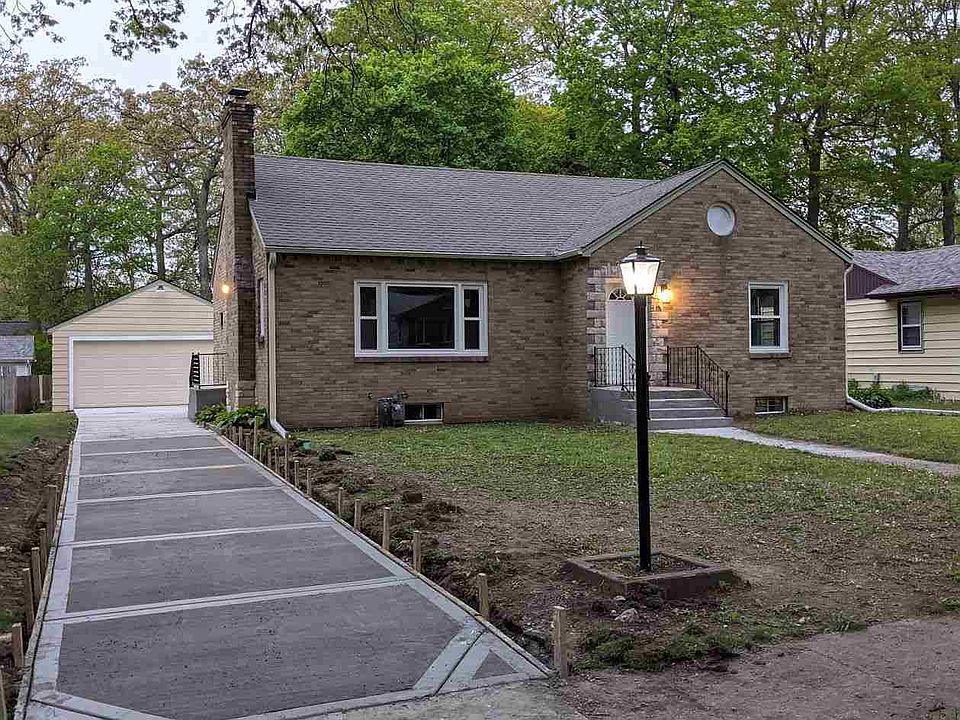 1st image of 1627 Oakdale St