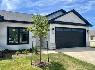 1867 Redbud Cir #101, Eldridge, IA 52748