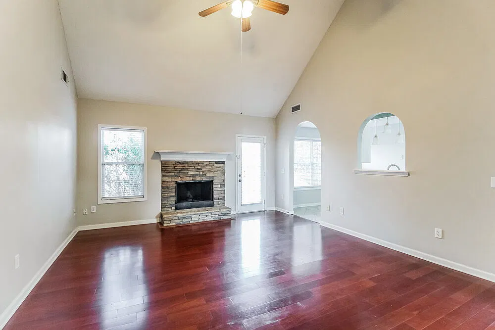 3 bed, 2.0 bath, 1473 sqft, $2,000 — Photo 3