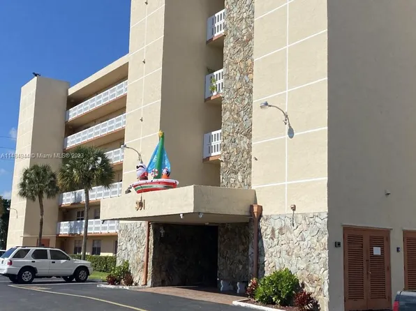 301 SE 3rd St APT 307, Dania, FL 33004