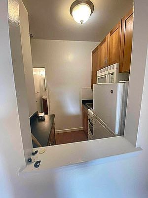 4th image of 207 E 89th St APT B17