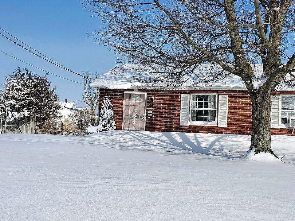 1st image of 423 E High St #423