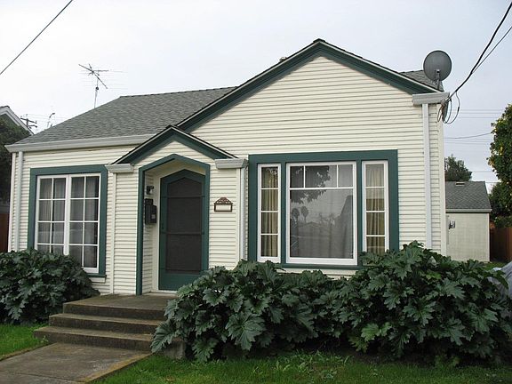3rd image of 620 Park Ct