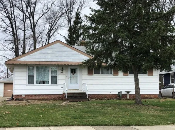 904 Talmadge Ave, Wickliffe, OH 44092