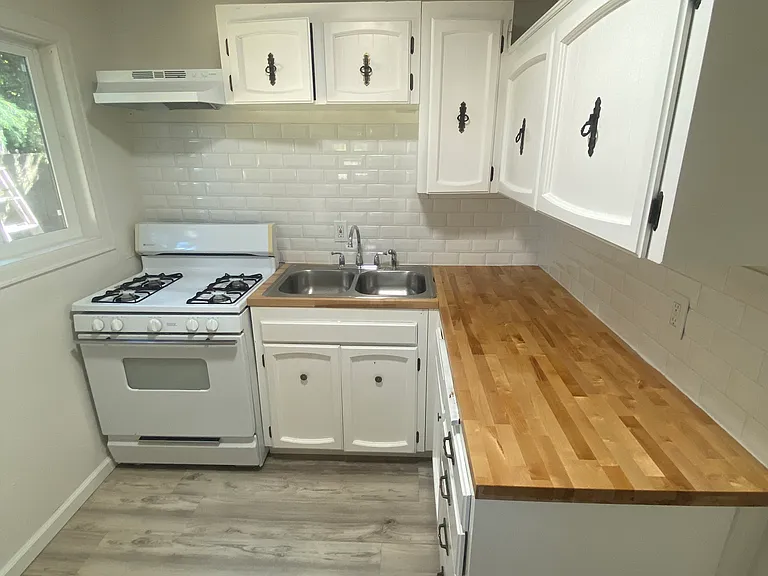 3475 SE 3rd St #1 — Photo 4