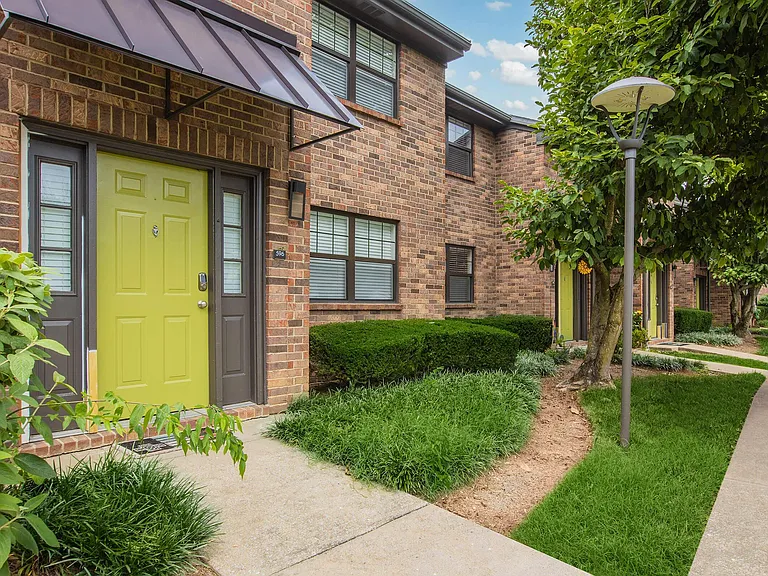 Brighton Valley Apts — Photo 95