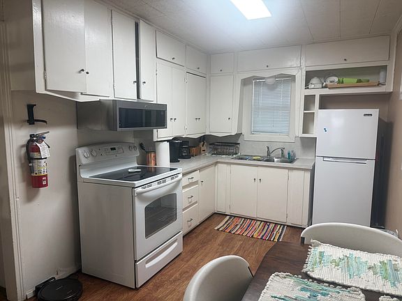 3rd image of 108 Cactus Dr