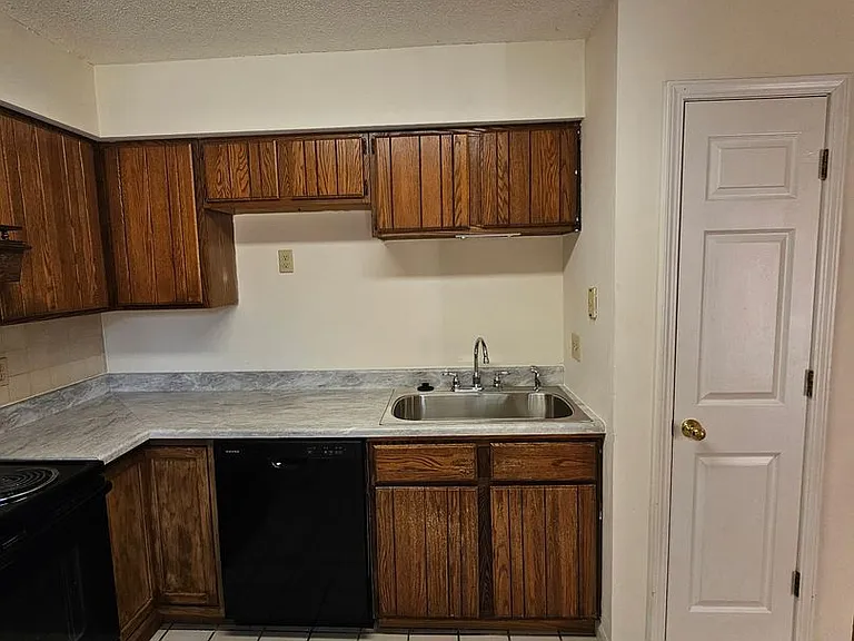106 E Green Meadows Rd #9 — Photo 5