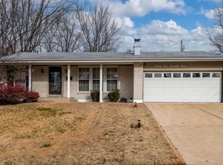 3275 Kingsley Dr, Florissant, MO 63033