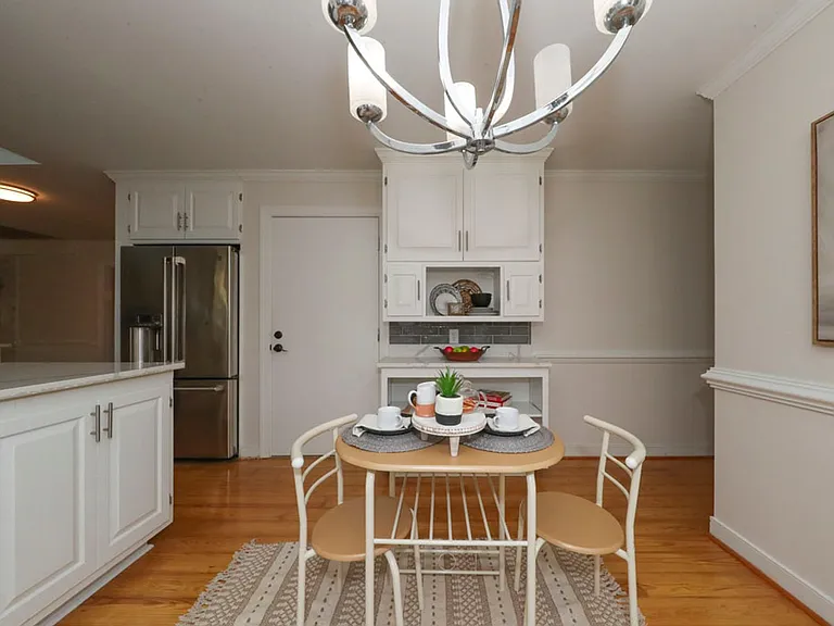 208 Fairfax Way — Photo 22