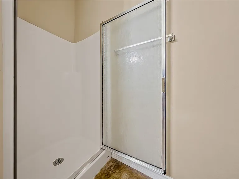 6633 Rhine Dr #B — Photo 19