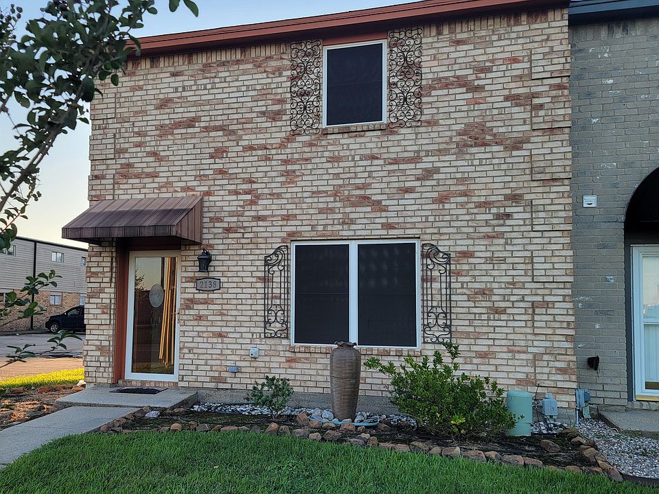 1st image of 2138 Merriman St