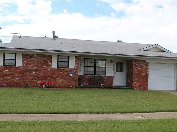 2nd image of 1207 Meadowbrook Ln
